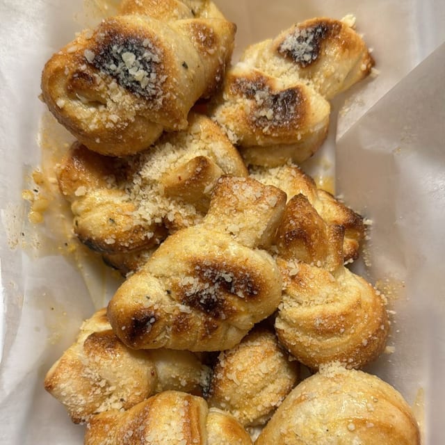 Garlic Knots.