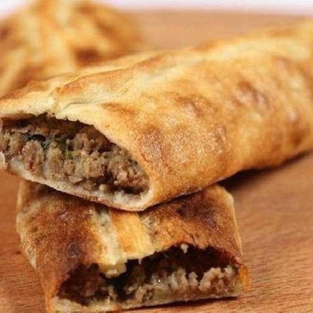 Kusbasi Pide / Chopped Meat Pide.